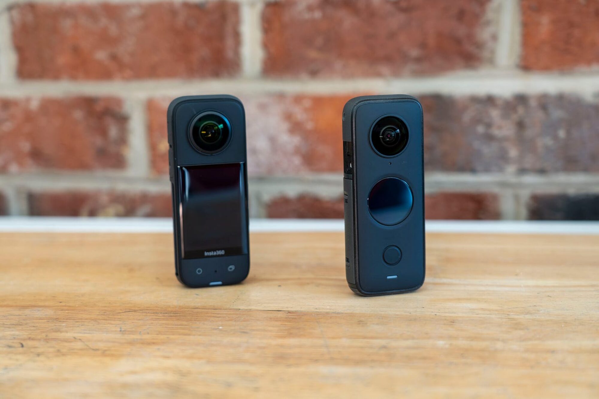 insta360 x2 and x3 cameras